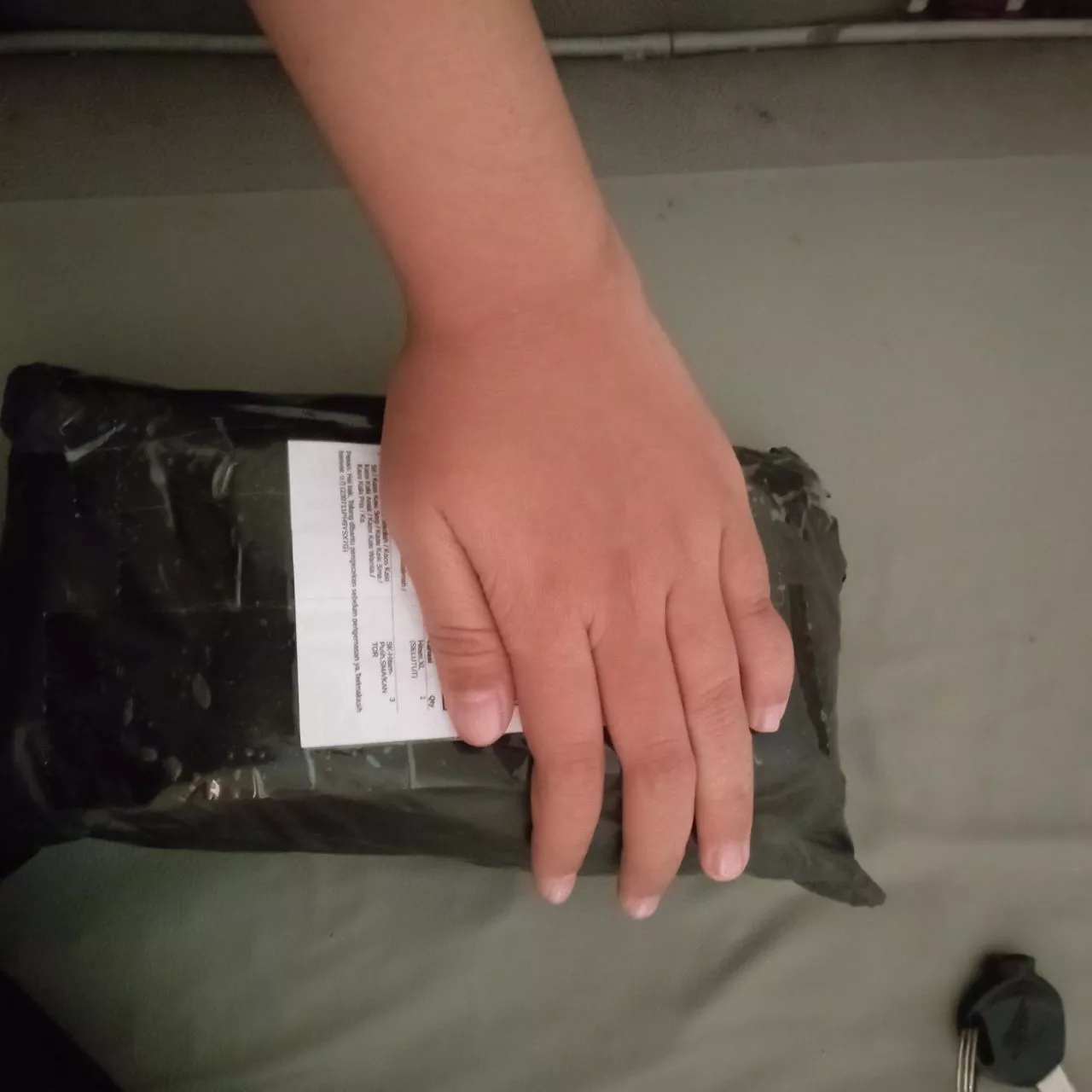 Foto ulasan pembeli v*****s, varian SK-Hitam-Putih,SMA/KANTOR