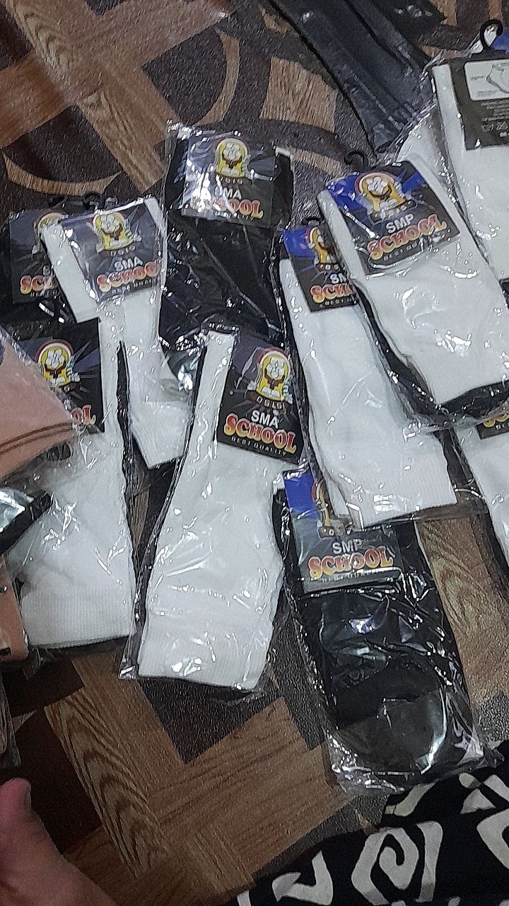 Foto ulasan pembeli h*****7, varian SK-Hitam-Putih,SMP/SLTA, SK-Hitam-Putih,SMA/KANTOR