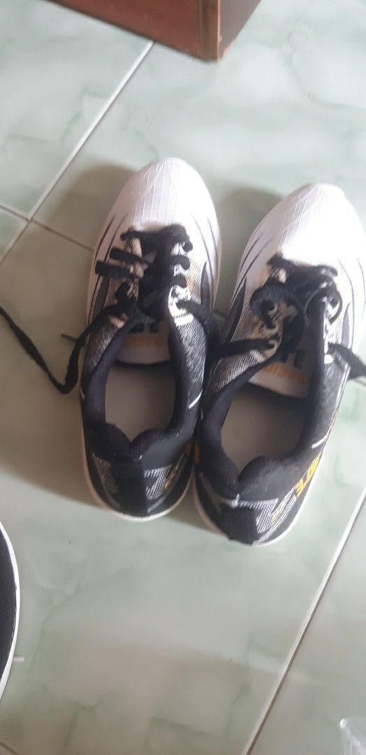 Promo.!! Sepatu Sneakers Cewek Sepatu Olahraga Simpel Dan Ringan Model Run Wanita - Foto ulasan pembeli