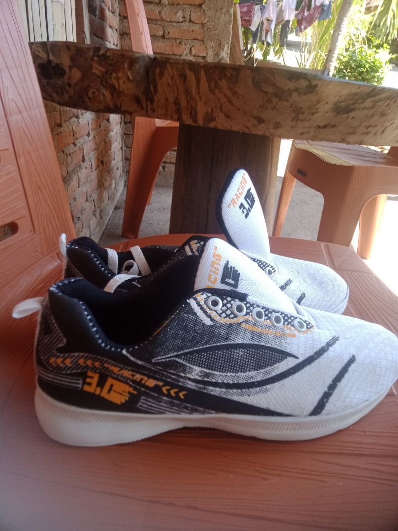 Promo.!! Sepatu Sneakers Cewek Sepatu Olahraga Simpel Dan Ringan Model Run Wanita - Foto ulasan pembeli