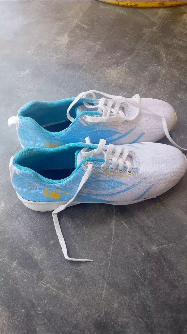 Promo.!! Sepatu Sneakers Cewek Sepatu Olahraga Simpel Dan Ringan Model Run Wanita - Foto ulasan pembeli