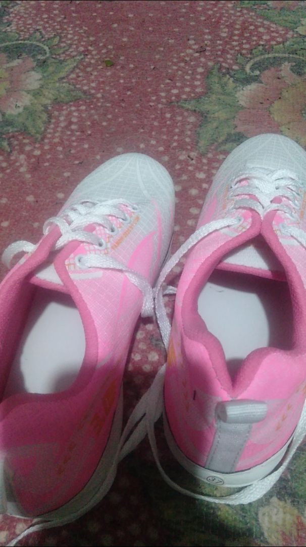 Promo.!! Sepatu Sneakers Cewek Sepatu Olahraga Simpel Dan Ringan Model Run Wanita - Foto ulasan pembeli