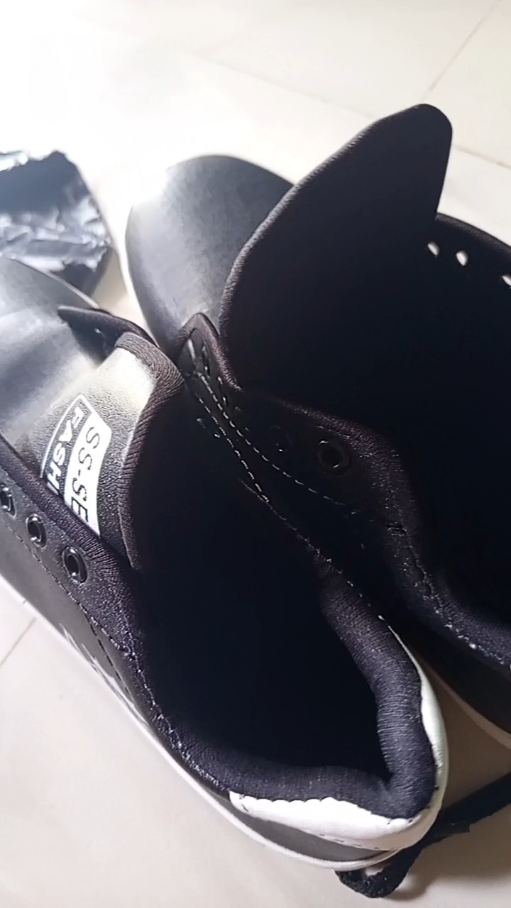 PROMO SEPATU SNEAKERS PUTIH PRIA & WANITA TERBARU - Foto ulasan pembeli