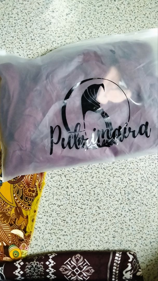 Putrimaira - Viscose Bamboo Shawl (Pashmina Modal Double Stitch) - Foto ulasan pembeli