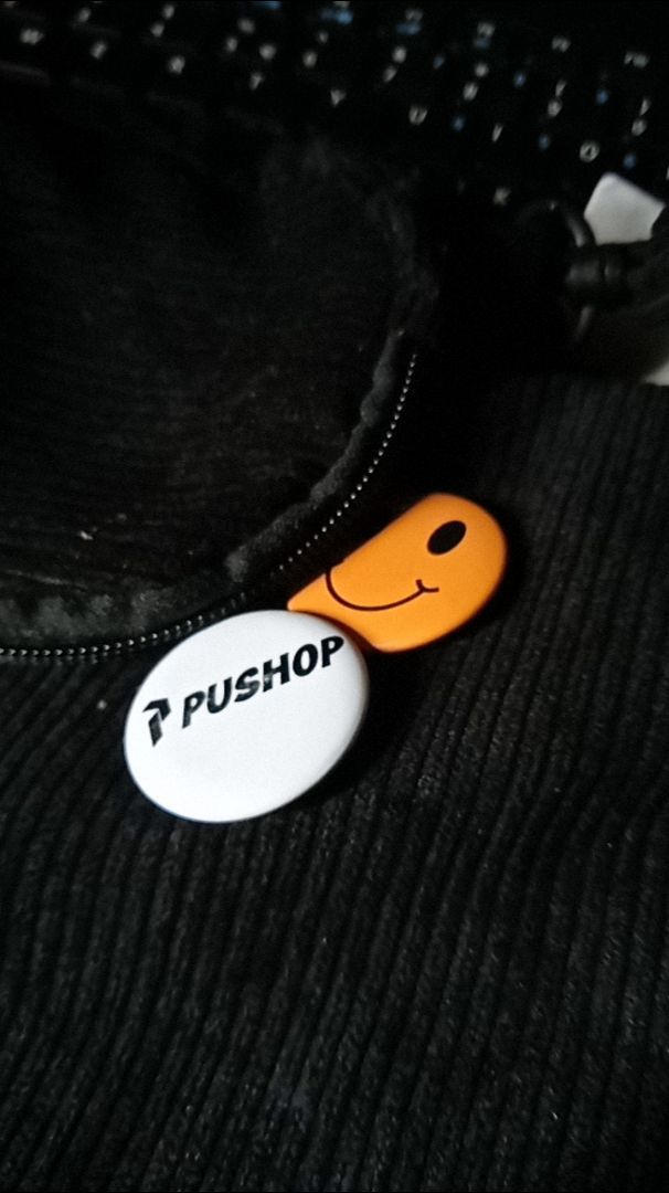 Pushop Slingbag Corduroy Unisex Free Pin Bros - Foto ulasan pembeli
