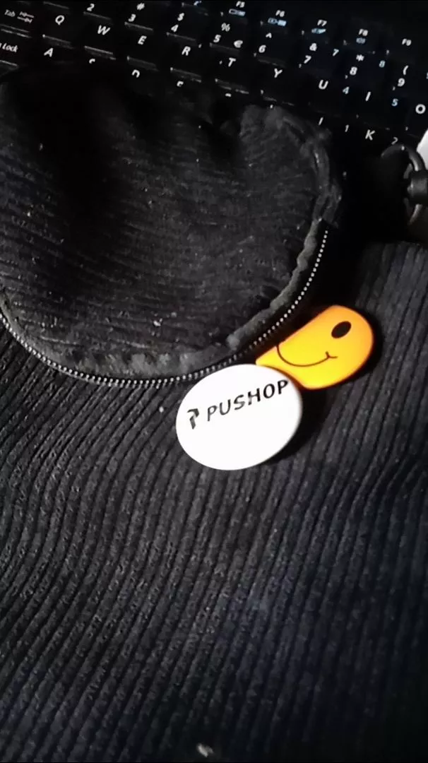Pushop Slingbag Corduroy Unisex Free Pin Bros - Foto ulasan pembeli