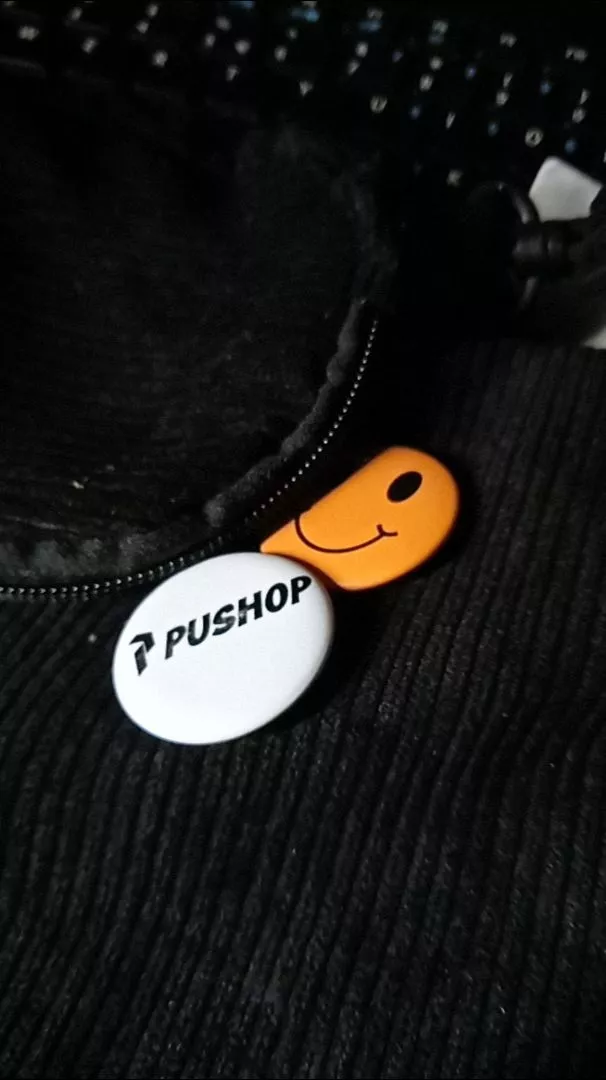 Pushop Slingbag Corduroy Unisex Free Pin Bros - Foto ulasan pembeli