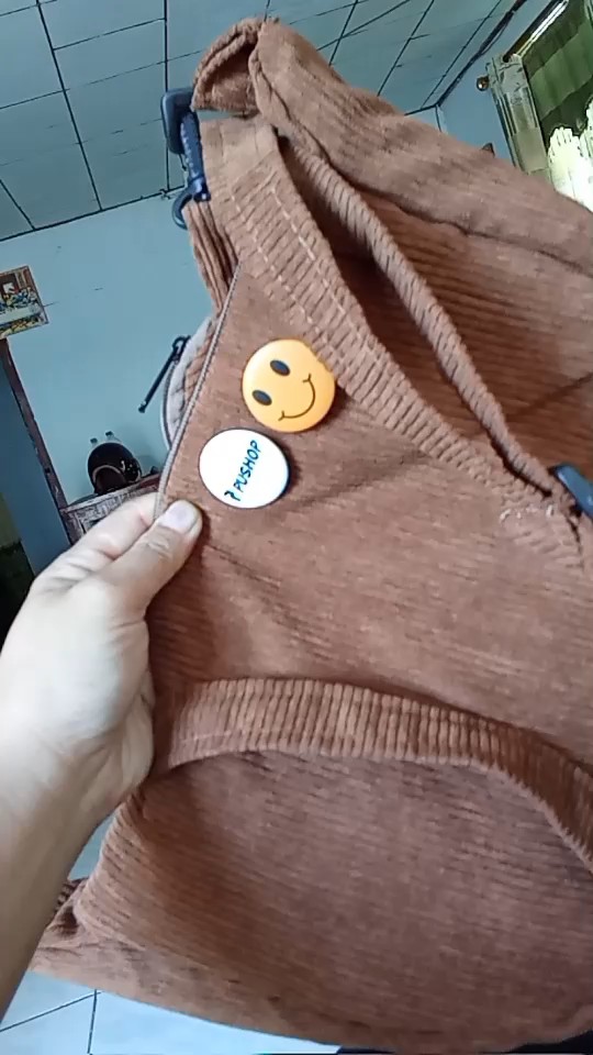 Pushop Slingbag Corduroy Unisex Free Pin Bros - Foto ulasan pembeli