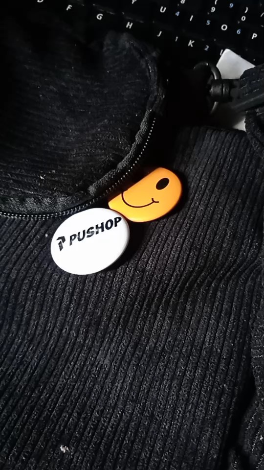 Pushop Slingbag Corduroy Unisex Free Pin Bros - Foto ulasan pembeli