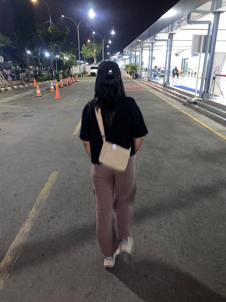 Pushop Slingbag Kanvas Kazuko Unisex Free Pin - Foto ulasan pembeli