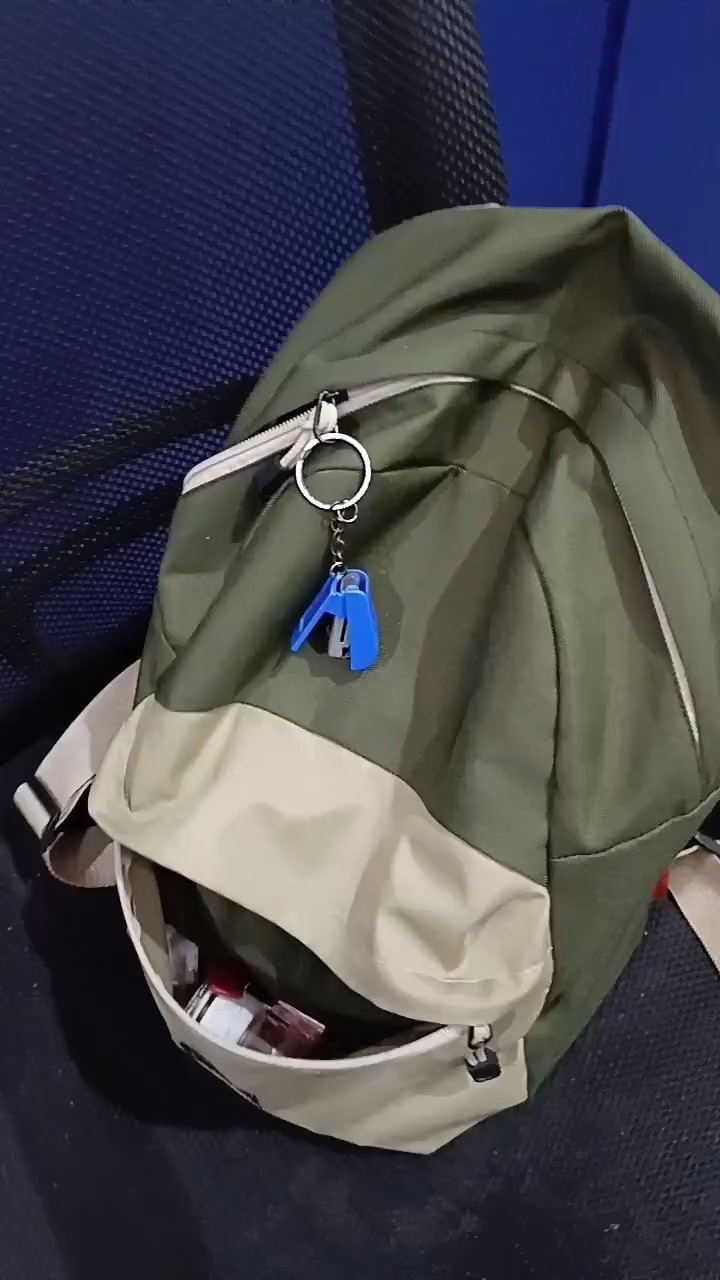 Pushop Slingbag Kanvas Kazuko Unisex Free Pin - Foto ulasan pembeli