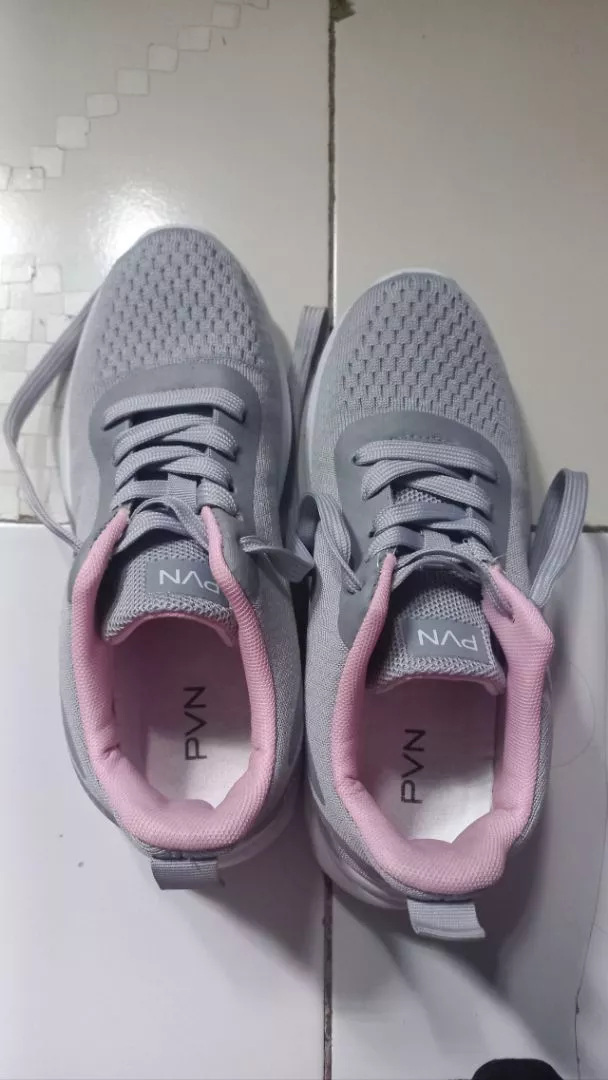 Foto ulasan pembeli m*****a, varian Grey,40