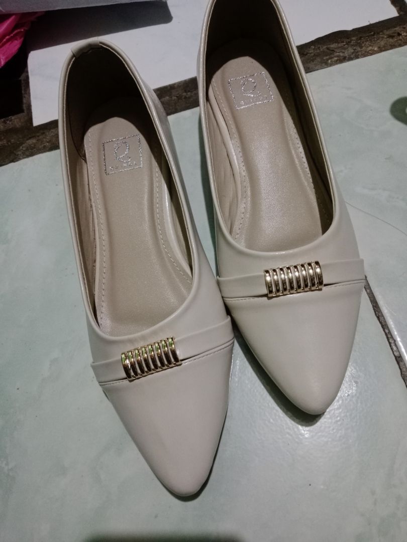 Quince Alisha Pantofel Wanita Sepatu Heels Wanita Hak 3 Cm - Foto ulasan pembeli