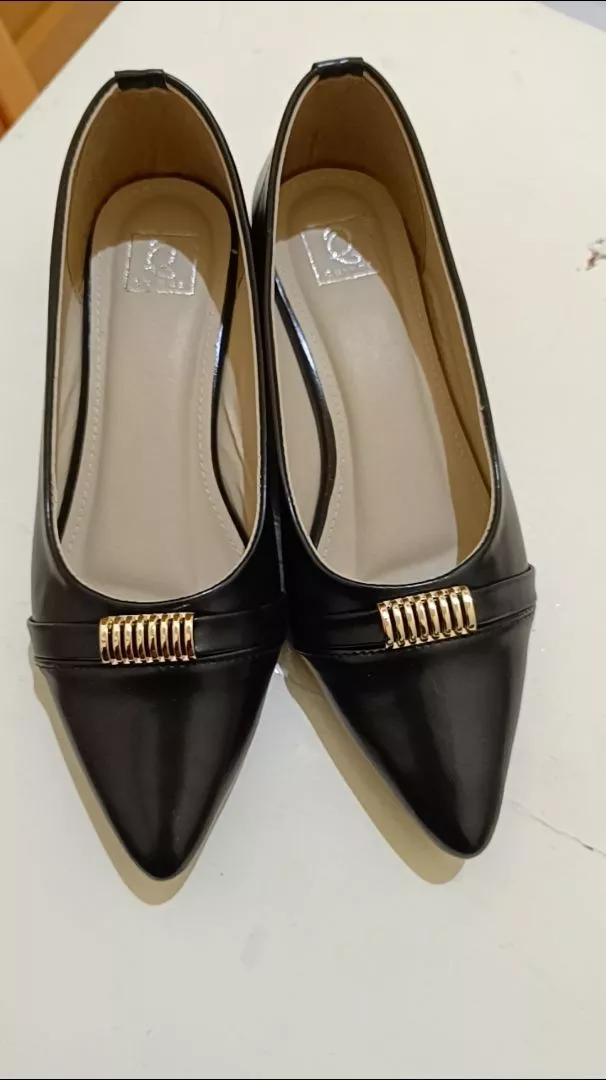 Quince Alisha Pantofel Wanita Sepatu Heels Wanita Hak 3 Cm - Foto ulasan pembeli