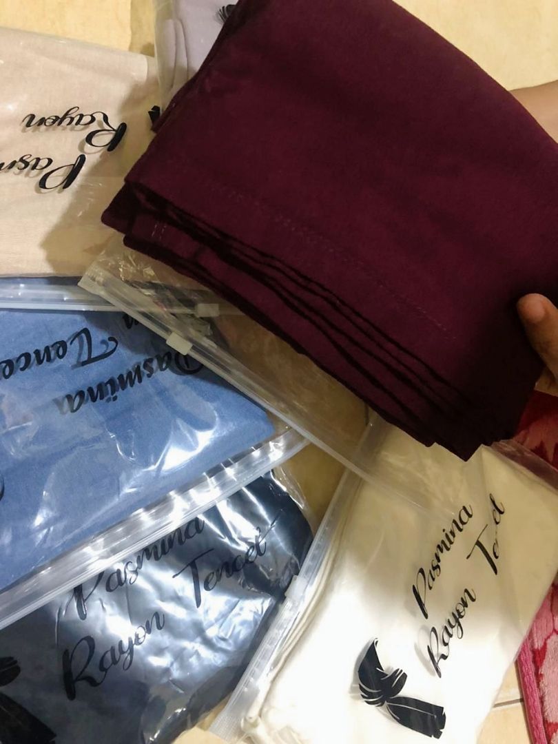 Rheno Hijab Pashmina Tencel Adem Lembut Elegan - foto 7 dari 10