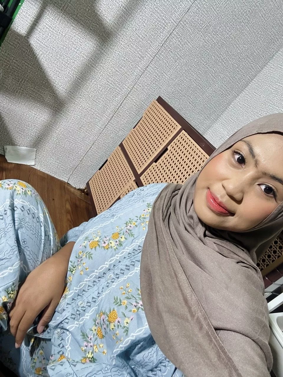 RhenoHijab Pashmina Viscose Bamboo Premium | Hijab Kekinian Adem Lembut Nyaman - Foto ulasan pembeli