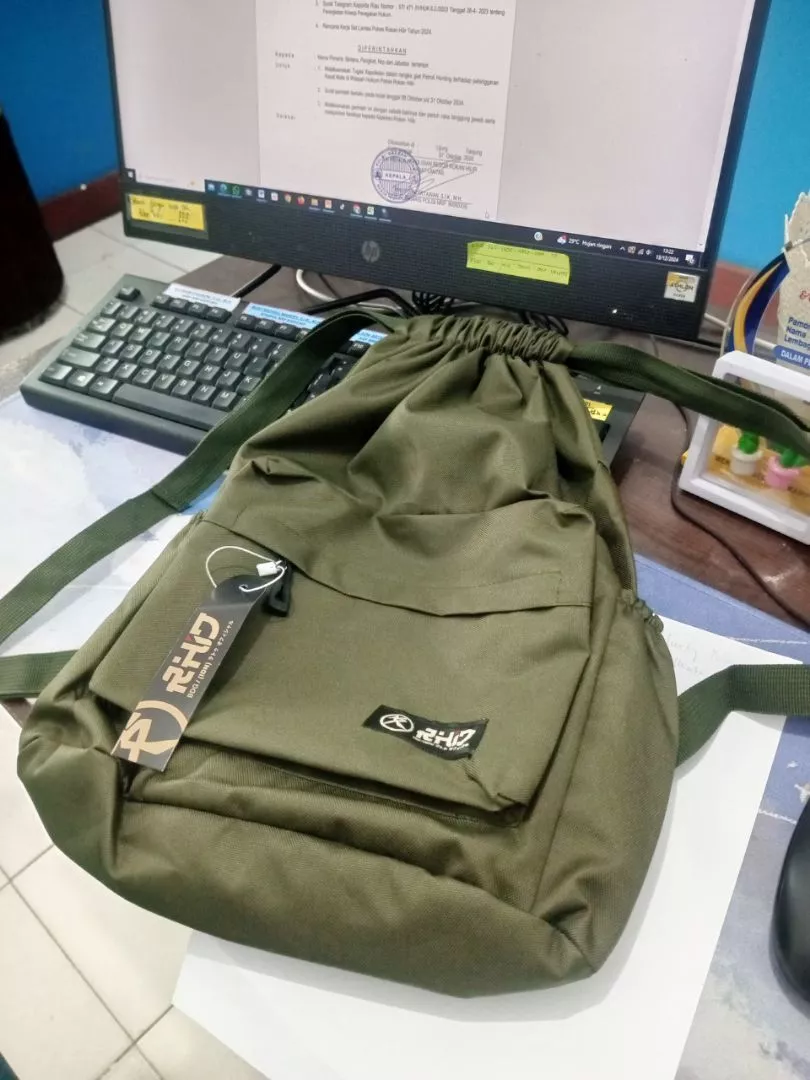 RHID - Tas Ransel Sekolah Pria Wanita Unisex Anti Air - Foto ulasan pembeli