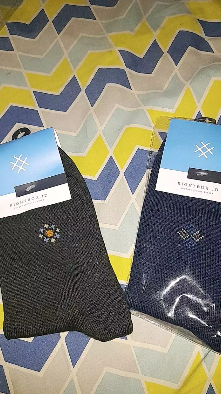 Rightbox, Kaos Kaki Kerja Pria Pendek Setengah Betis Motif Minimalis - Foto ulasan pembeli