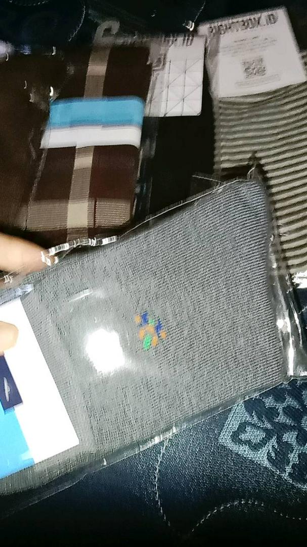Rightbox, Kaos Kaki Kerja Pria Pendek Setengah Betis Motif Minimalis - Foto ulasan pembeli