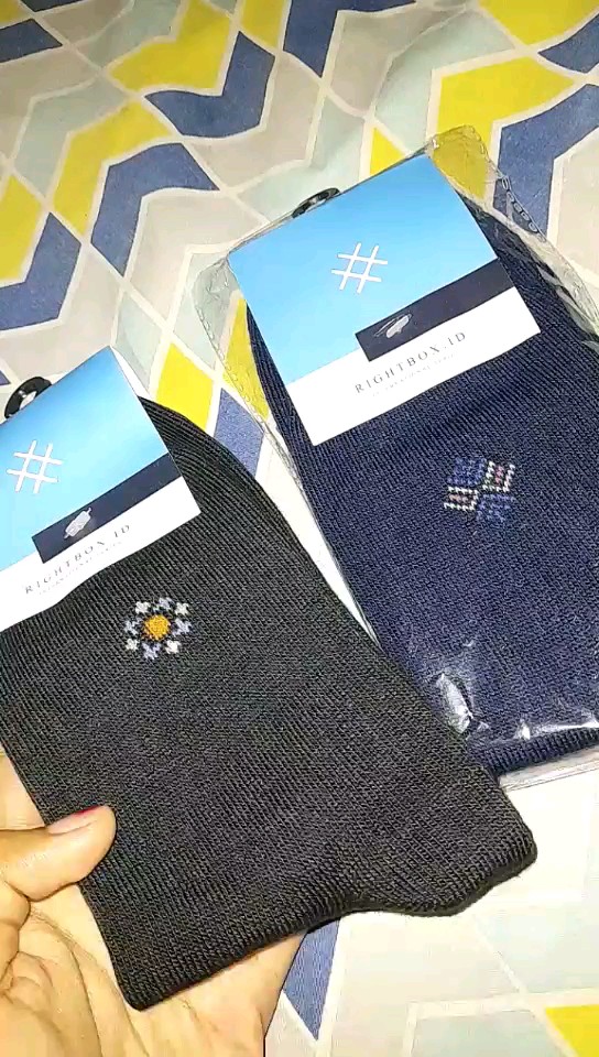 Rightbox, Kaos Kaki Kerja Pria Pendek Setengah Betis Motif Minimalis - Foto ulasan pembeli
