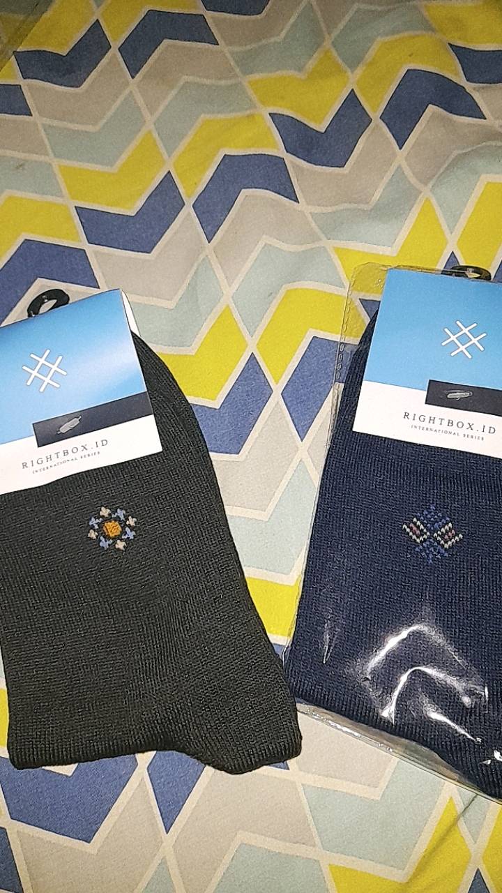 Rightbox, Kaos Kaki Kerja Pria Pendek Setengah Betis Motif Minimalis - Foto ulasan pembeli