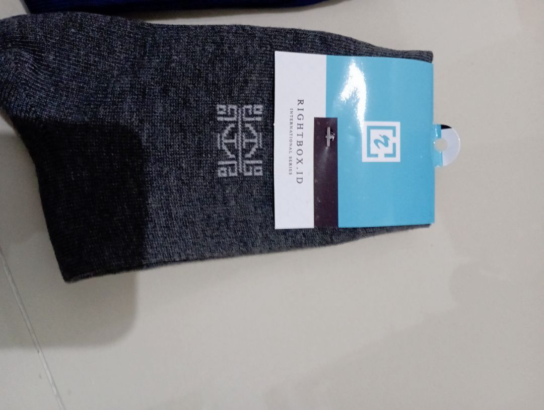 Rightbox ID, Grosir Kaos Kaki Pria, Motif Kantor, Pendek Setengah Betis - foto 9 dari 10, ellisnoviantina