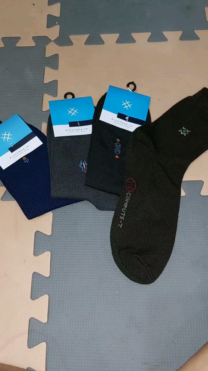 Rightbox ID, Grosir Kaos Kaki Pria, Motif Kantor, Pendek Setengah Betis - Foto ulasan pembeli