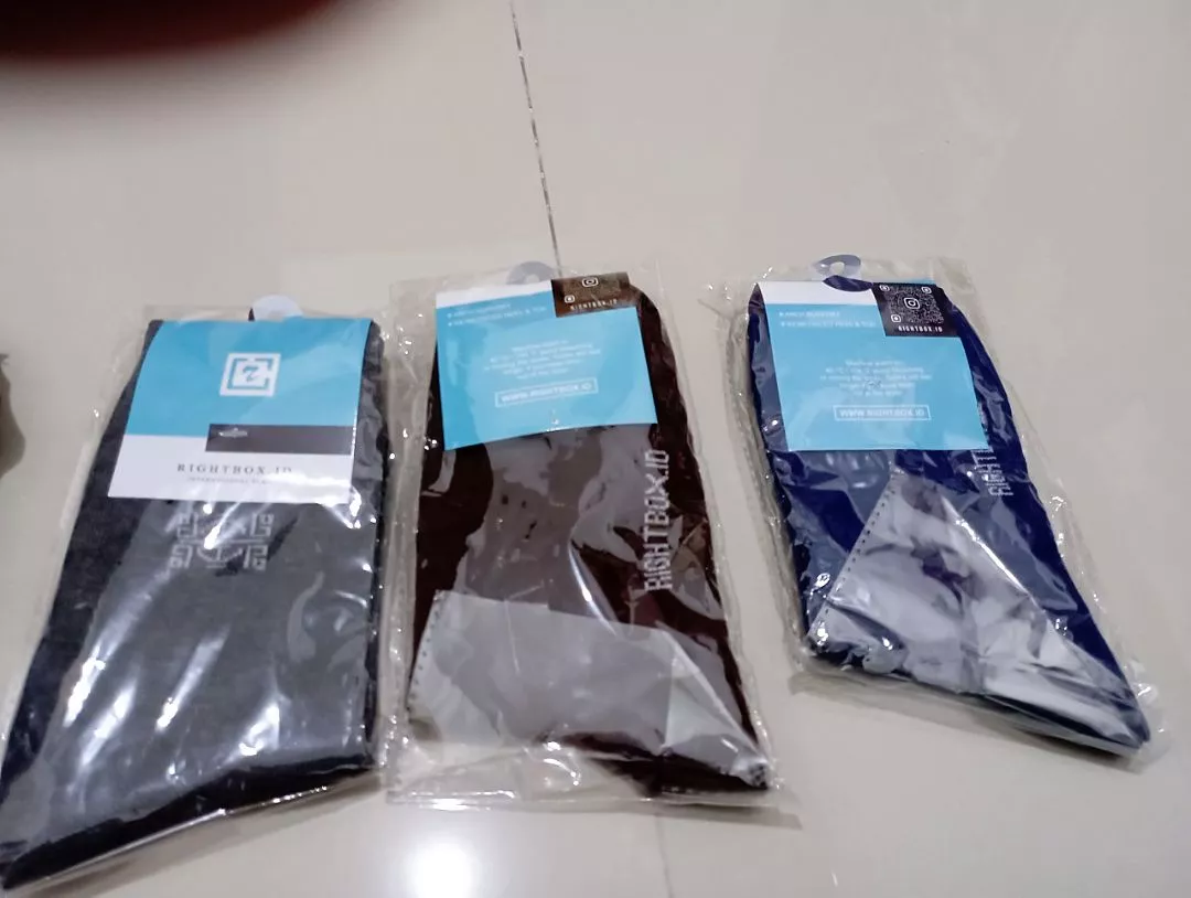 Rightbox ID, Grosir Kaos Kaki Pria, Motif Kantor, Pendek Setengah Betis - Foto ulasan pembeli
