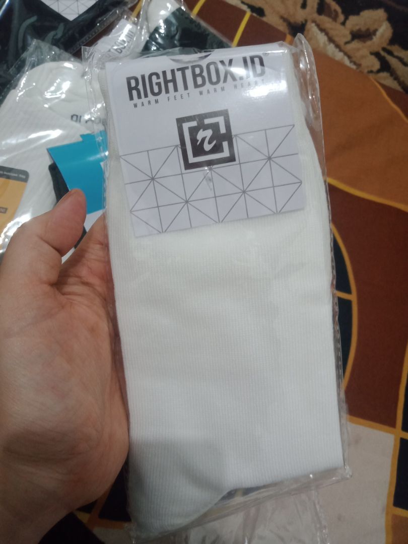 Rightbox ID, Grosir Kaos Kaki Pria, Motif Kantor, Pendek Setengah Betis - Foto ulasan pembeli