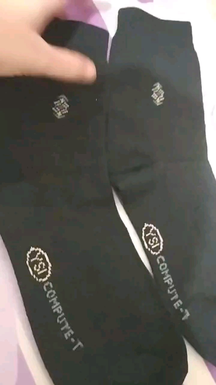 Rightbox ID, Grosir Kaos Kaki Pria, Motif Kantor, Pendek Setengah Betis - Foto ulasan pembeli