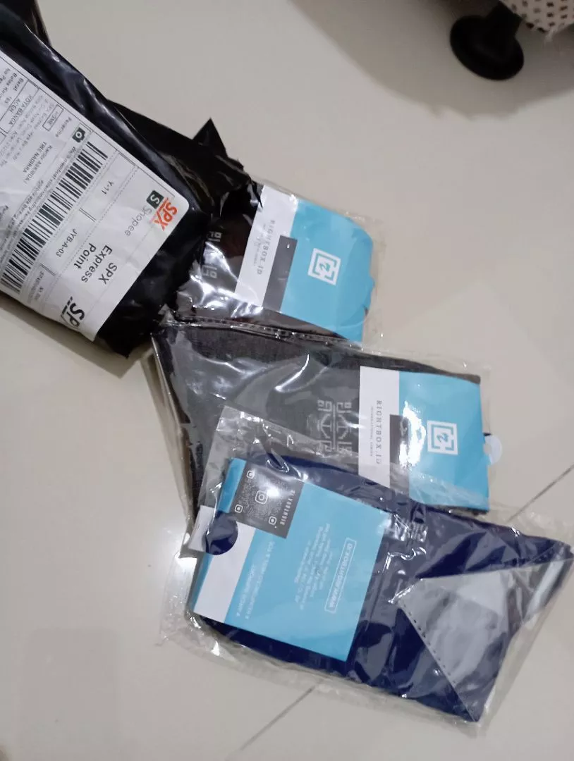 Rightbox ID, Grosir Kaos Kaki Pria, Motif Kantor, Pendek Setengah Betis - Foto ulasan pembeli