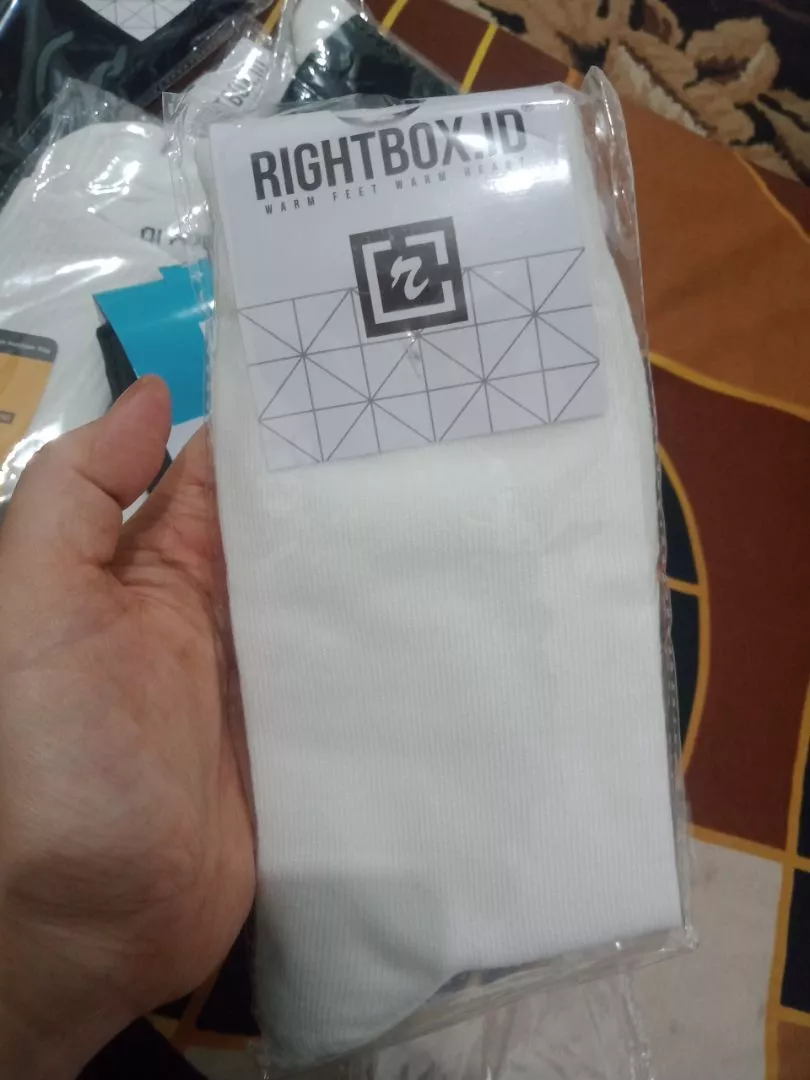 Rightbox ID, Grosir Kaos Kaki Pria, Motif Kantor, Pendek Setengah Betis - Foto ulasan pembeli