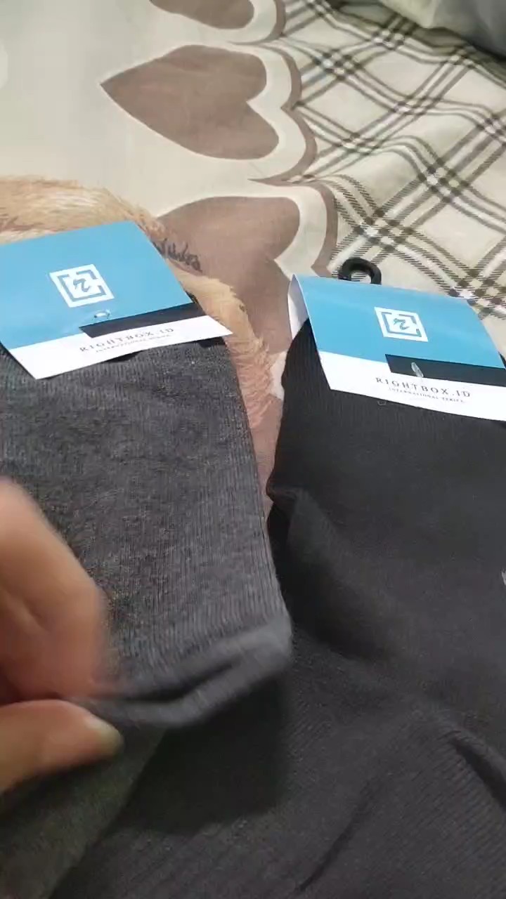 RIGHTBOX ID - Kaos Kaki Pendek Polos Semata Kaki Ankle Socks Premium Pria Wanita Dewasa Fit 37 -43 - Foto ulasan pembeli