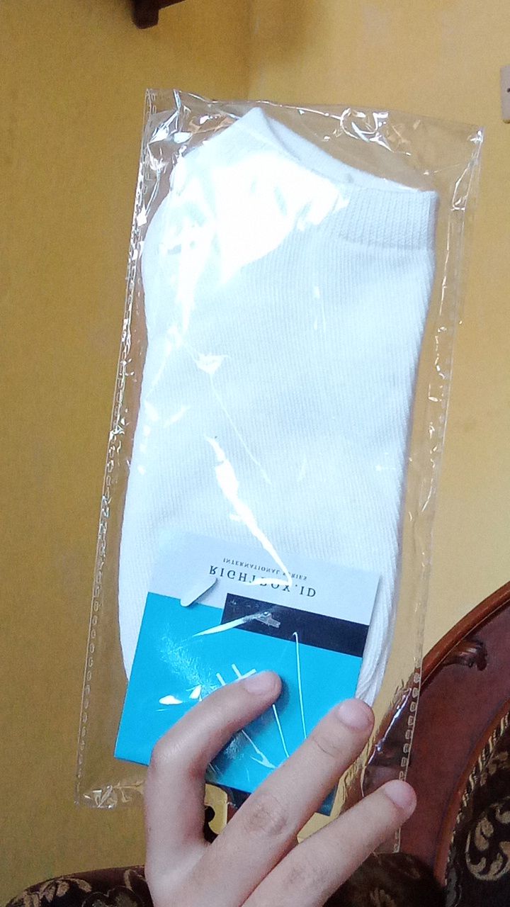 RIGHTBOX ID - Kaos Kaki Pendek Polos Semata Kaki Ankle Socks Premium Pria Wanita Dewasa Fit 37 -43 - Foto ulasan pembeli