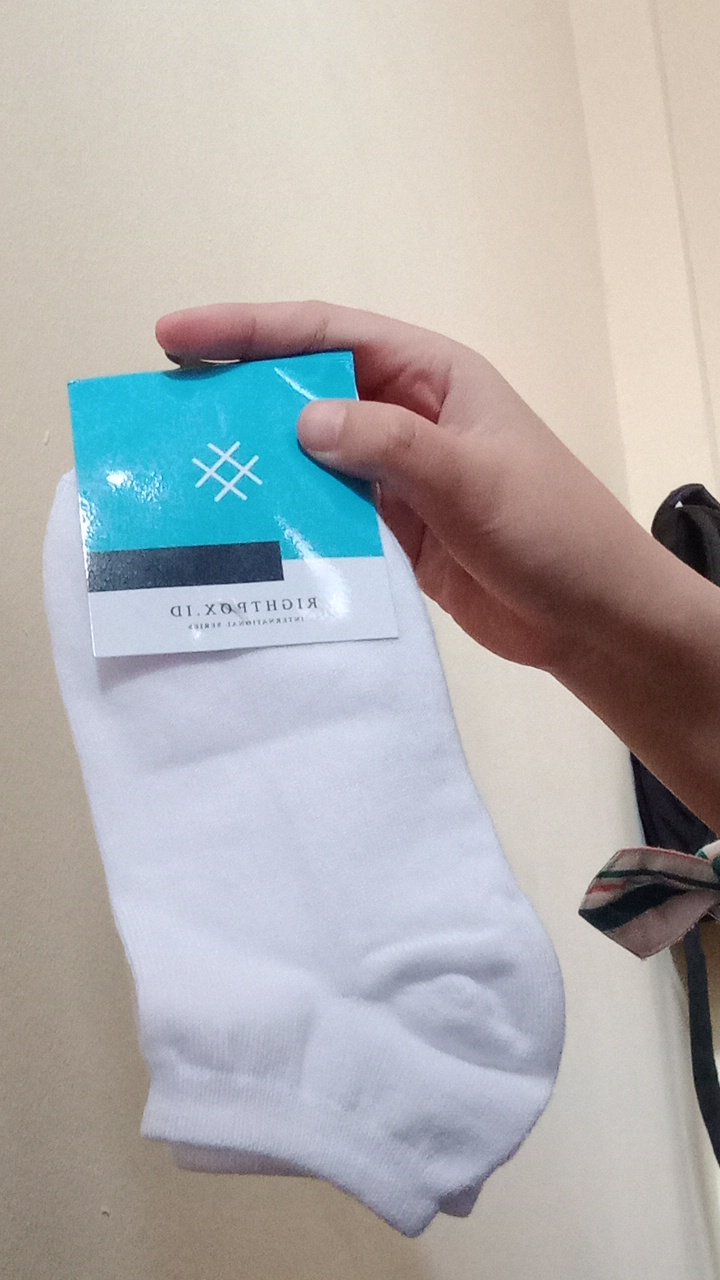 RIGHTBOX ID - Kaos Kaki Pendek Polos Semata Kaki Ankle Socks Premium Pria Wanita Dewasa Fit 37 -43 - Foto ulasan pembeli