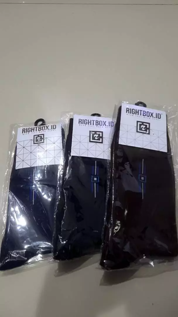 Rightbox, Paket 3 Pasang Kaos Kaki Kantor Rightbox, Motif Minimalis, Allsize Dewasa - Foto ulasan pembeli