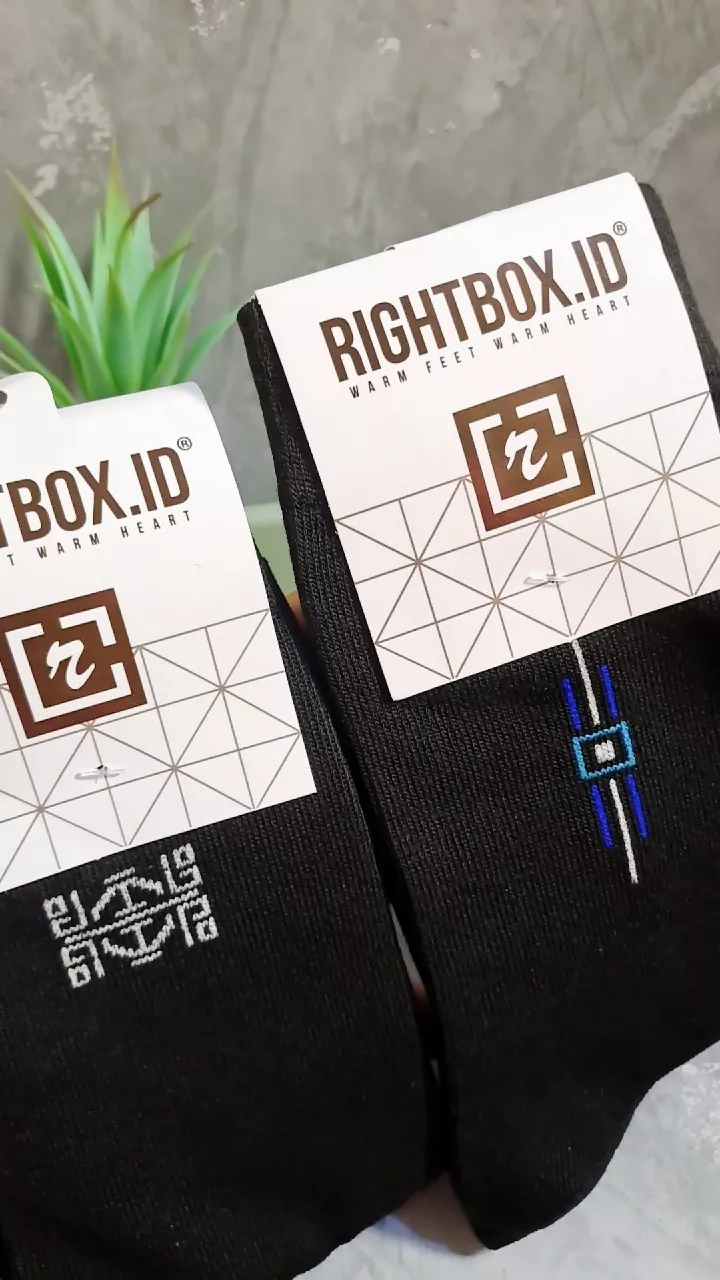 Rightbox, Paket 3 Pasang Kaos Kaki Kantor Rightbox, Motif Minimalis, Allsize Dewasa - Foto ulasan pembeli
