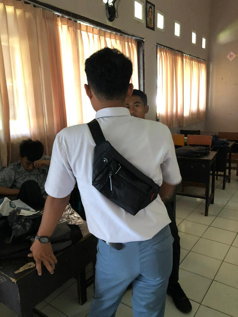 Waistbag Waterproof Pushop Asva - Foto ulasan pembeli