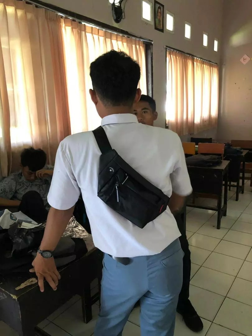 Waistbag Waterproof Pushop Asva - Foto ulasan pembeli