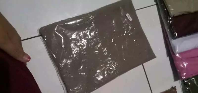 TOP PROMO Hijab Pashmina Ceruty Babydoll Termurah - Foto ulasan pembeli