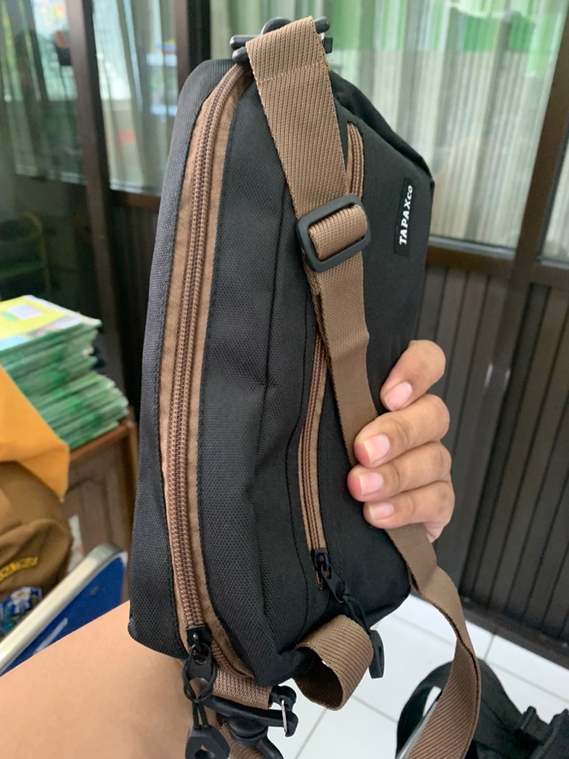 Tapaxco Tas Selempang Joy Unisex Cordura 3 Saku - Foto ulasan pembeli