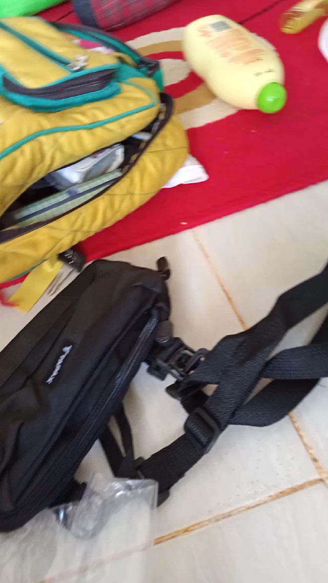 Tapaxco Tas Selempang Joy Unisex Cordura 3 Saku - Foto ulasan pembeli