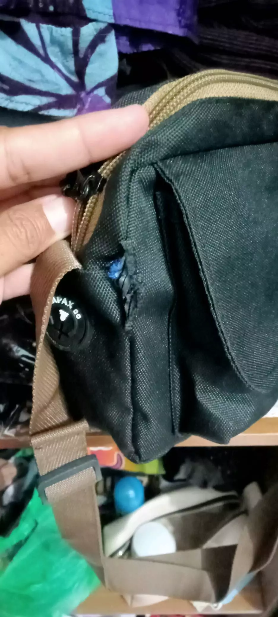 TAPAXCO Tas Selempang Pouch slingbag Tapax shecker unisex pria/wanita - Foto ulasan pembeli
