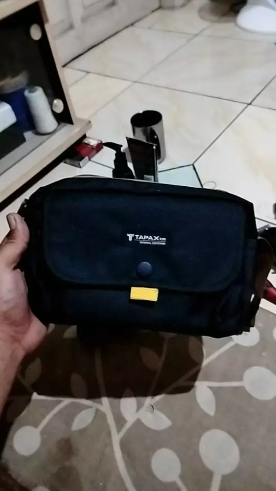 TAPAXCO Tas Selempang Pouch slingbag Tapax shecker unisex pria/wanita - Foto ulasan pembeli
