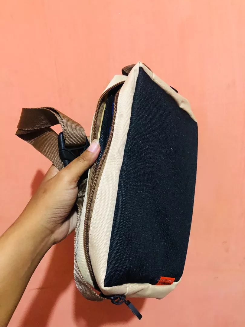 TAPAXCO Tas Selempang Pouch slingbag Tapax shecker unisex pria/wanita - Foto ulasan pembeli