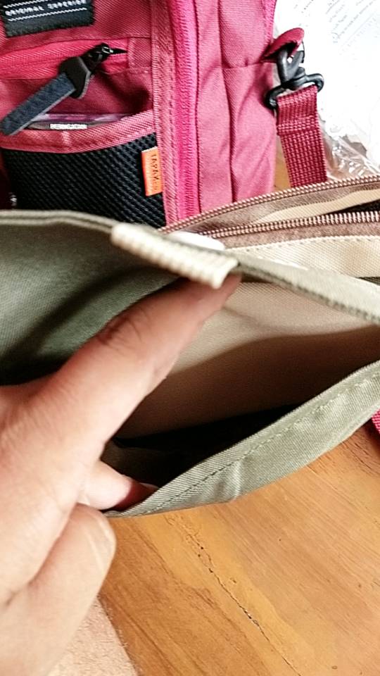 TAPAXCO Tas Selempang Pouch slingbag Tapax shecker unisex pria/wanita - Foto ulasan pembeli