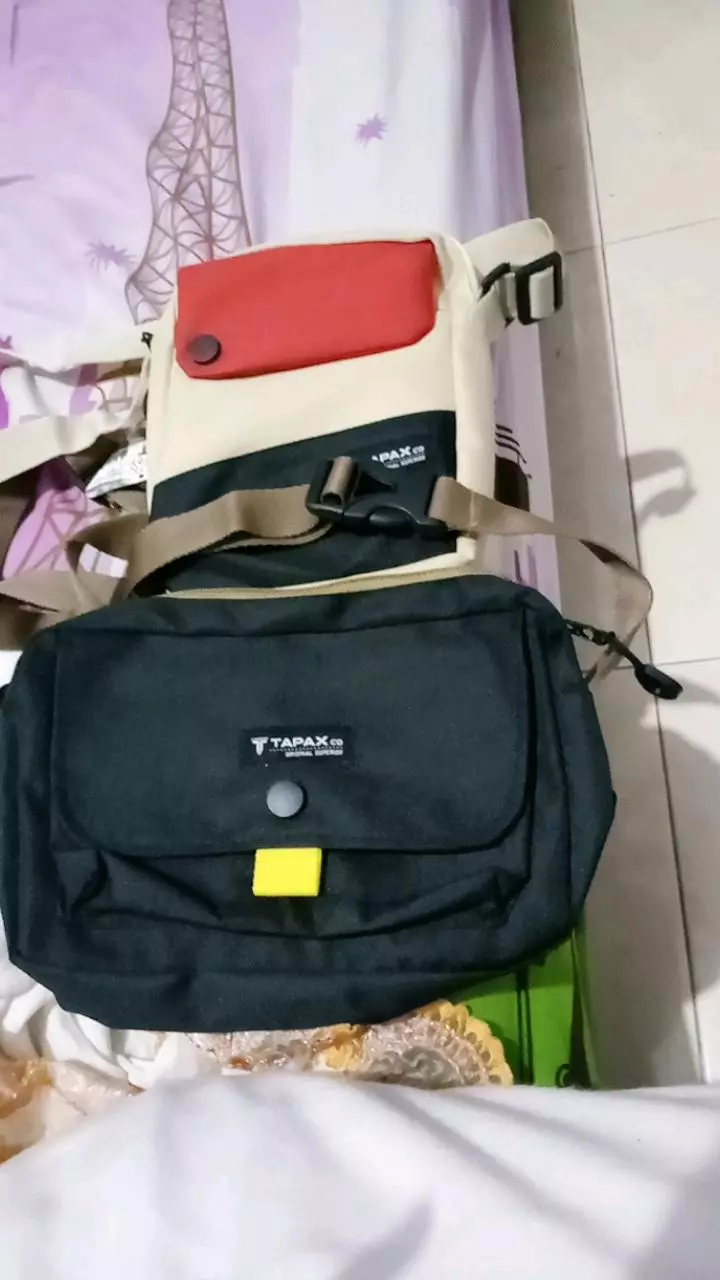 TAPAXCO Tas Selempang Pouch slingbag Tapax shecker unisex pria/wanita - Foto ulasan pembeli