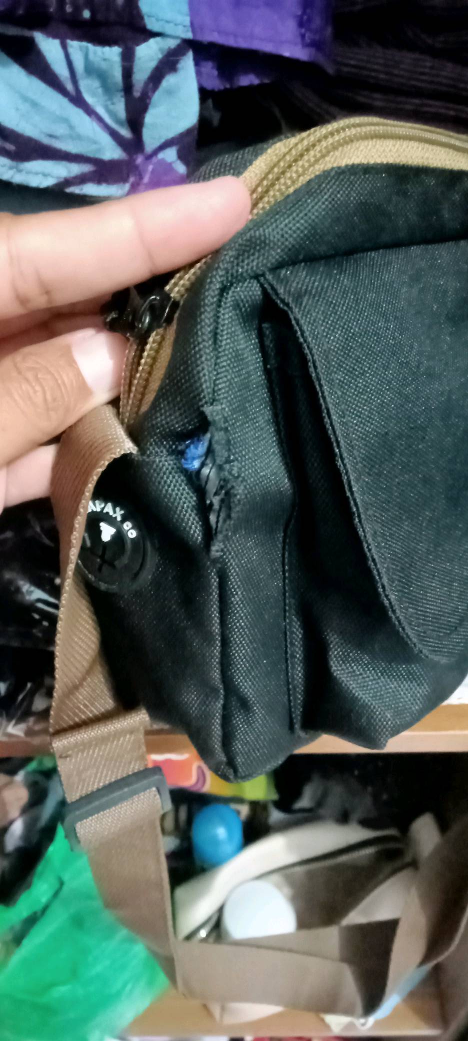 TAPAXCO Tas Selempang Pouch slingbag Tapax shecker unisex pria/wanita - Foto ulasan pembeli