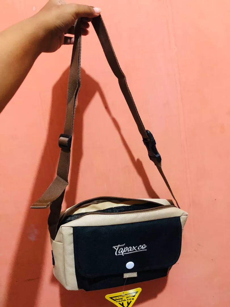 TAPAXCO Tas Selempang Pouch slingbag Tapax shecker unisex pria/wanita - Foto ulasan pembeli