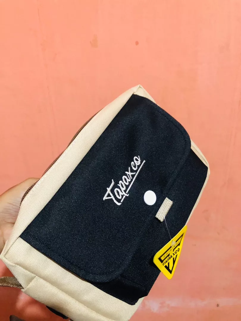 TAPAXCO Tas Selempang Pouch slingbag Tapax shecker unisex pria/wanita - Foto ulasan pembeli